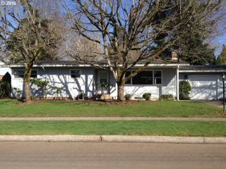304 Overlook Dr, Vancouver, WA 98665-8542