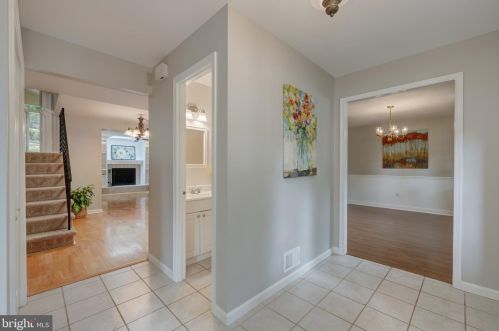 7136 Game Lord Dr, Springfield VA  22153-1318 exterior