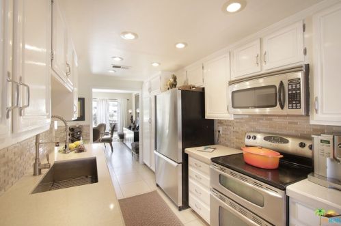 6121 Driver Rd, Palm Springs, CA 92264-6334