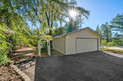 237 Panning Way, Swansboro Country, CA 95667-4210