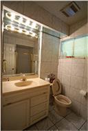 5510 Beechnut St, Houston TX  77096-1006 exterior