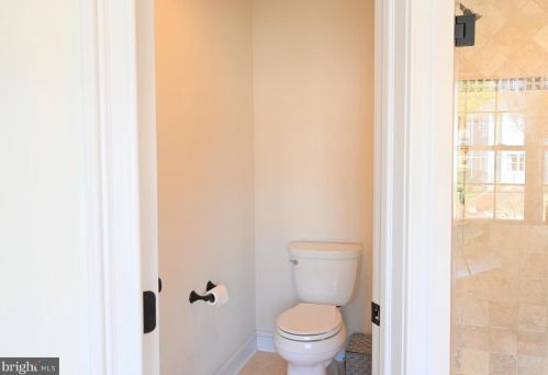 87 Leavitt Ln, Princeton NJ  08540-3921 exterior