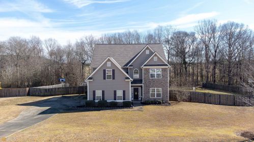 138 Hamilton Lake Dr, Lagrange, GA 30241-9516