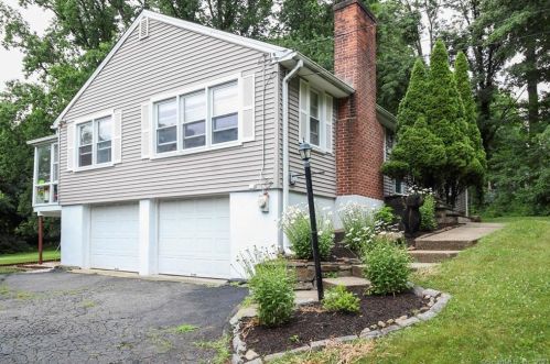 90 Murray St, Norwalk, CT 06851-3322