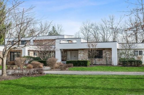 39 Cliffdale Rd, Greenwich, CT 06831-2902