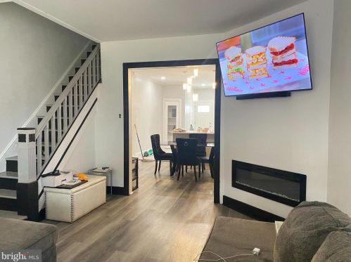 4009 12th St, Philadelphia, PA 19140-2101