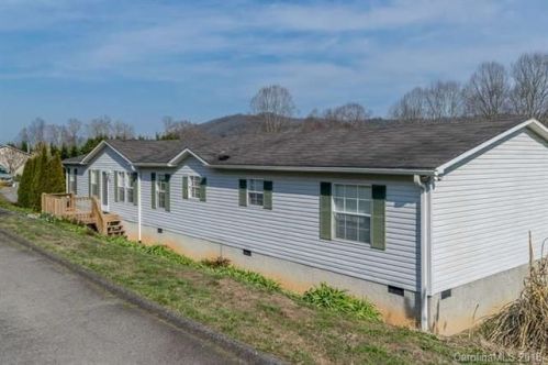 12 Mckinney Meadows Ct, Etowah, NC 28729-7764