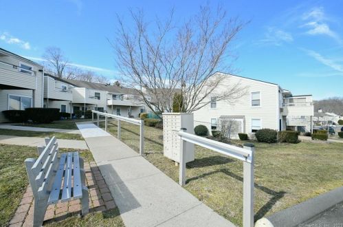 477 Mitchell Ave, Cheshire, CT 06410-4142