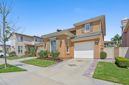 27 Hollinwood, Irvine, CA 92618-4071