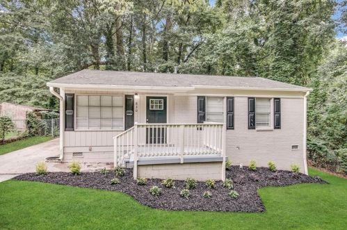 830 Mercury Dr, Atlanta GA  30331-3322 exterior