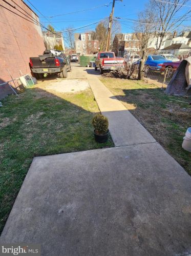 46 Olden Ave, Trenton NJ 08638-4328 exterior