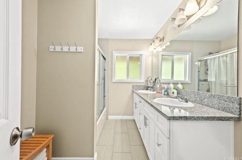 917 Notre Dame St, Upland CA 91786-2761 exterior