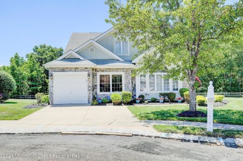 70 Spyglass Dr, Jackson Twp, NJ 08527-4010