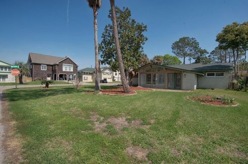 3803 Bonita Ln, Morgans Point TX  77571-7320 exterior