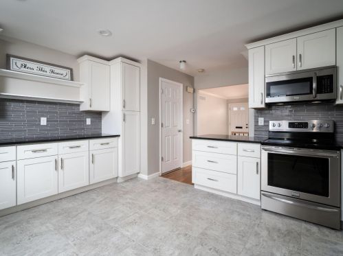 2 Creekwood Ln, Cincinnati OH 45237-1714 exterior