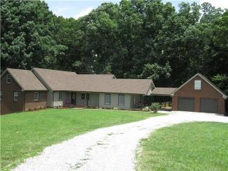 5120 Moore Rd, Greenbrier, TN 37073-4914