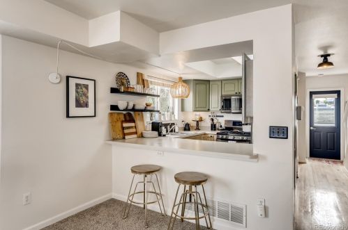 773 Locust St, Denver CO 80207-3942 exterior