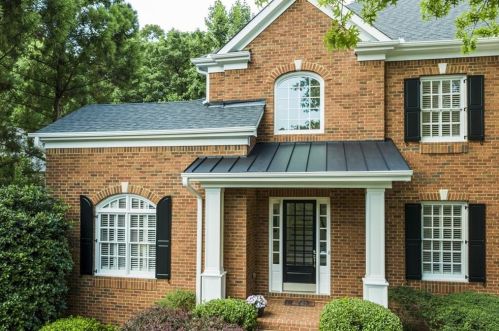 710 Lake Summit Dr, Atlanta GA  30342-1919 exterior