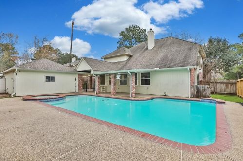 16414 Avenplace Rd, Tomball, TX 77377-8485