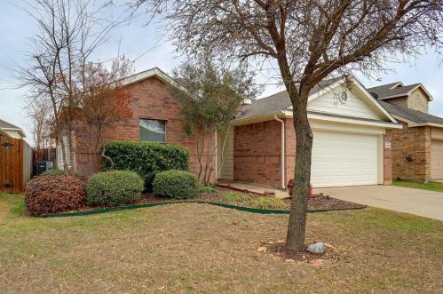 10428 Rising Knoll Ln, Fort Worth TX  76131-3976 exterior