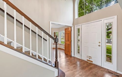 1210 Easton Dr, Carol Stream IL  60188-4817 exterior