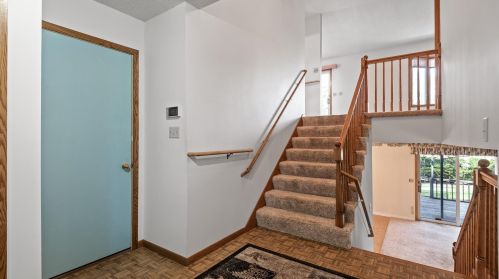 2242 Grospoint Ave, Saint Paul MN  55128-4402 exterior