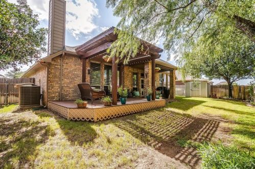 8317 Indian Bluff Trl, Fort Worth, TX 76131-4578