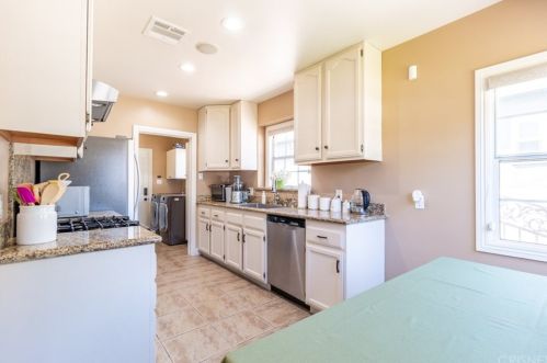 1411 Cleveland Rd, Glendale CA  91202-1414 exterior