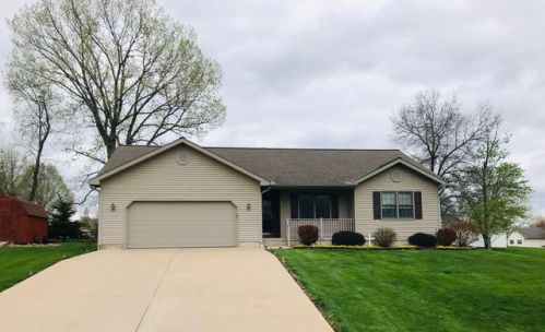 8 Shane Ln, Pittsfield, IL 62363-1880