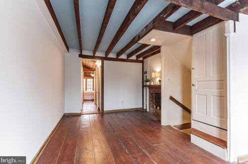 806 Front St, Philadelphia PA 19106-3019 exterior