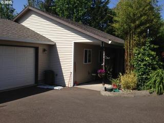 741 Forest Glen Rd, Estacada, OR 97023-8411