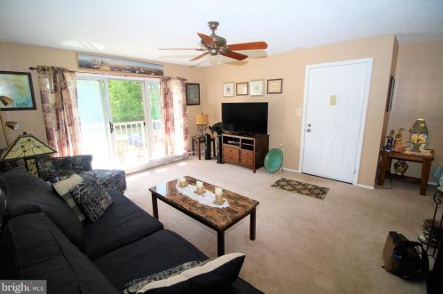 51 Mulberry Ct, Trenton, NJ 08619-4617
