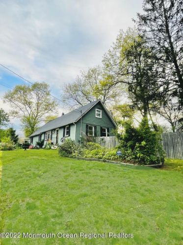 2453 Steiner Rd, Lakehurst, NJ 08759-6138