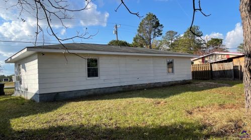 225 Brady Dr, Warner Robins, GA 31088-3584