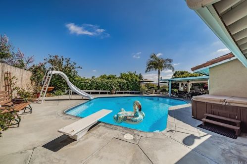 1244 Anna Ln, San Marcos, CA 92069-2160