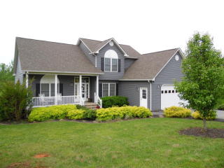 1239 Hunters Knoll Dr, Goodview, VA 24095-3328