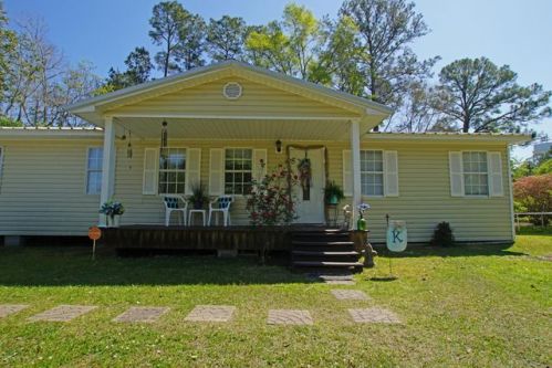 9400 Cartwright Ln, Biloxi, MS 39532-9798