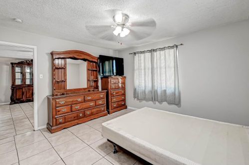 16723 Lk Cir, Conroe TX  77302-5343 exterior