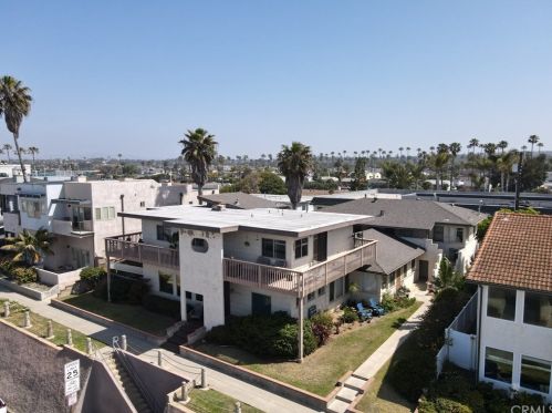 1734 Pacific St, Oceanside, CA 92054-5840