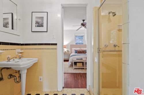 1212 Cedar St, Glendale CA  91207-1427 exterior
