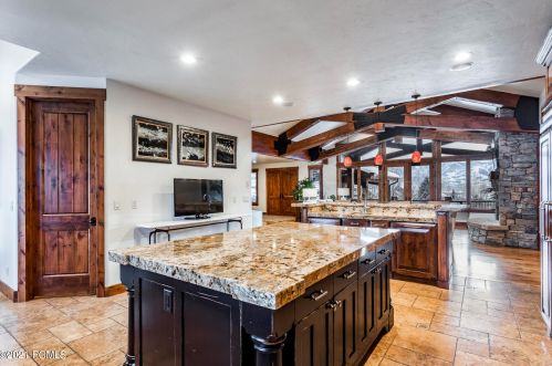 6050 Mtn Rnch Dr, Park City UT 84098-6177 exterior