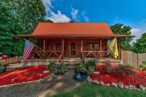 3889 Duncan Ives Dr, Buford, GA 30519-7568