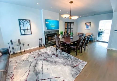 2743 Greenview Ave, Chicago, IL 60614-1117