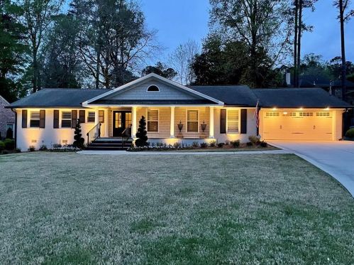 2553 Echo Dr, Atlanta GA  30345-3528 exterior