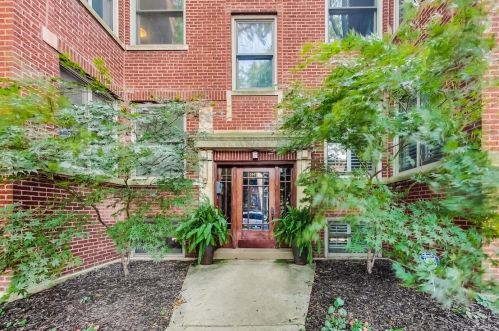 1447 Edgewater Ave, Chicago, IL 60660-4208