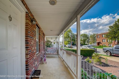 50 Lincoln Pl, East Freehold, NJ 07728-2125