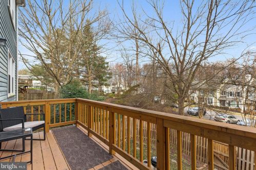 8166 Cliffview Ave, Springfield VA  22153-2622 exterior