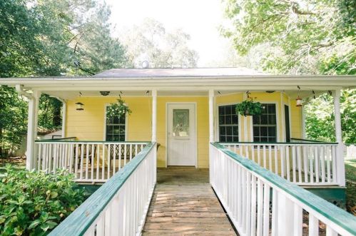 3010 Hathcock Rd, Atlanta GA  30349-1146 exterior