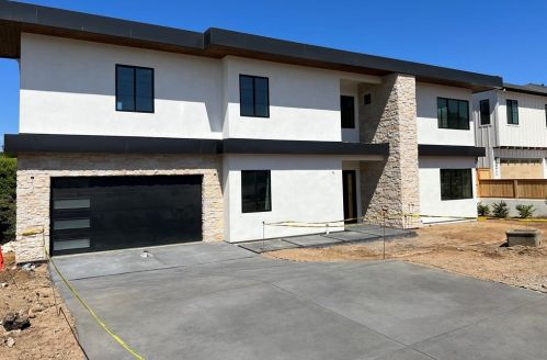 3970 Highland Dr, Carlsbad, CA 92008-3511
