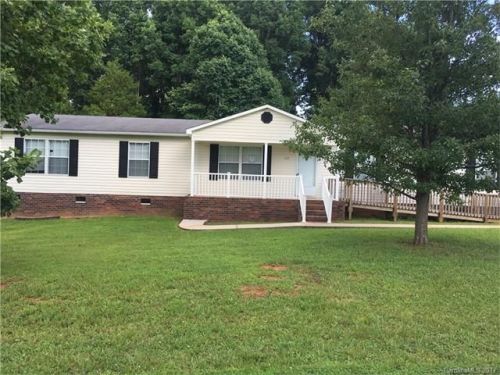 1268 27th Street Ln, Conover, NC 28613-8882